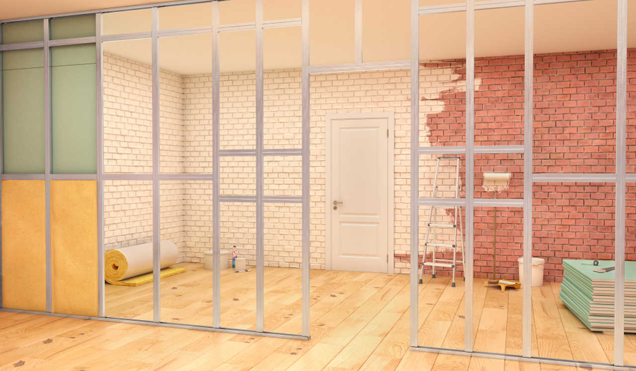 açık halde bulunan metal duvar iskeleti