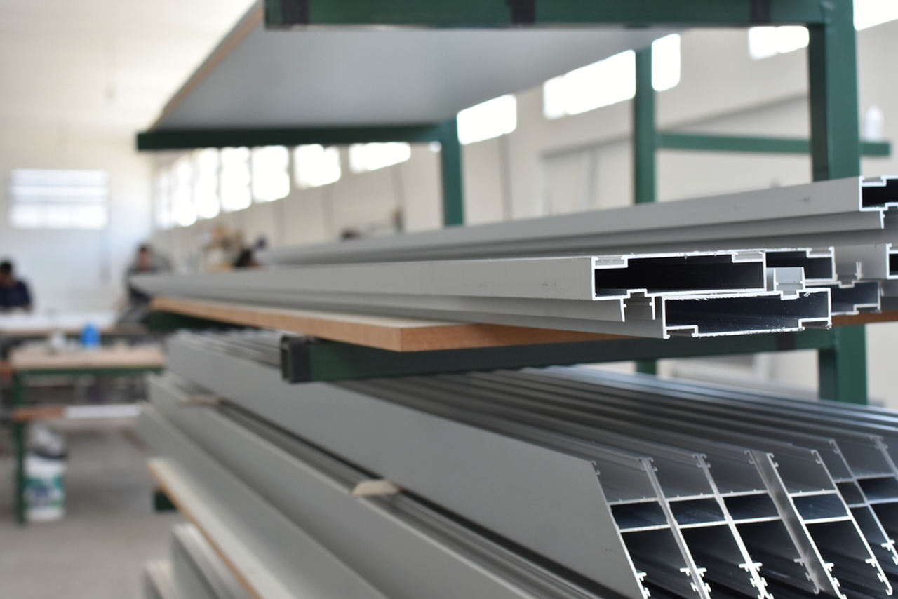 üst üste dizili profiller