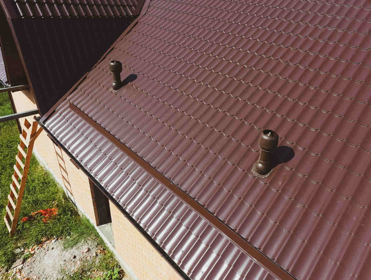 trapez sac ile kaplanmış çatı